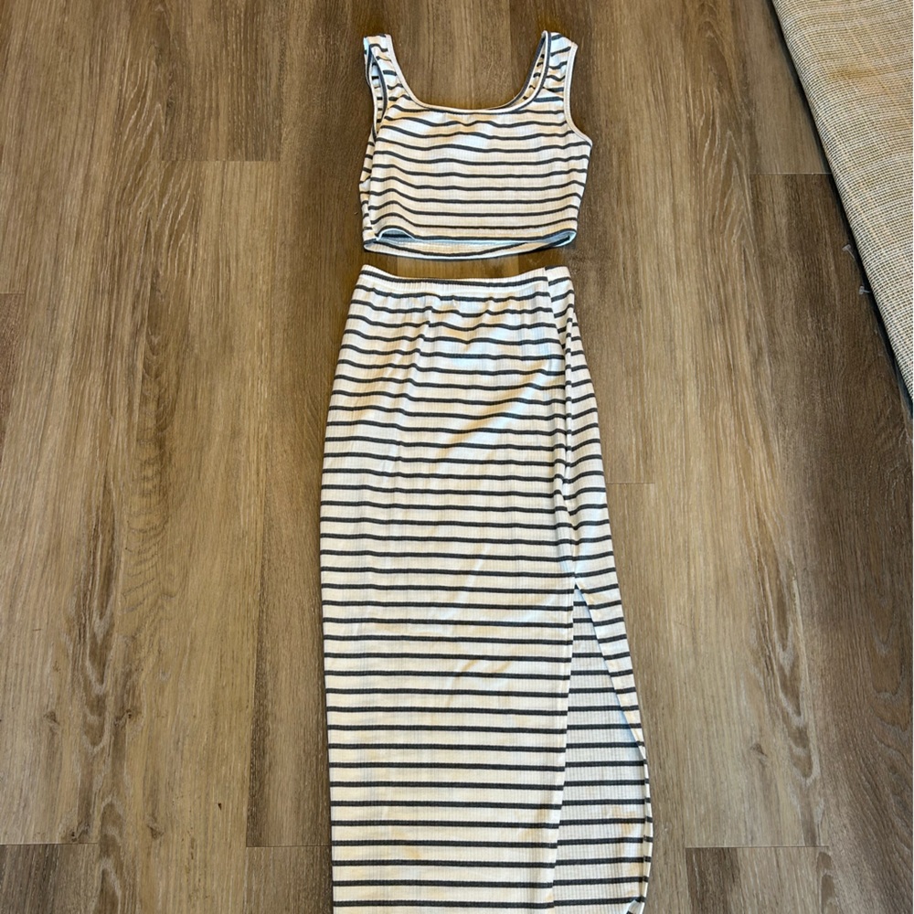 SHEIN Monochrome Striped Skirt